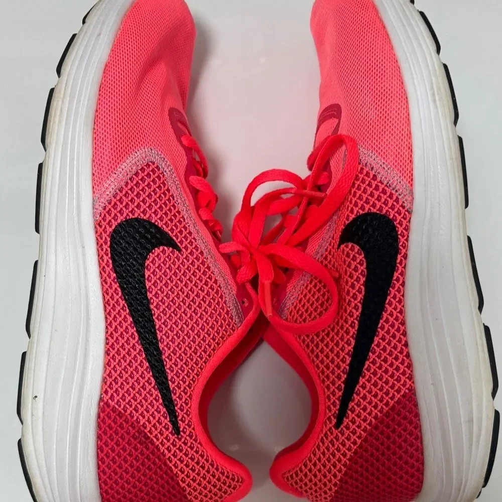 Nike Revolution 3 Women's Athletic Shoes - Pink Size 8.5
